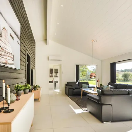 Five-Bedroom Holiday Home In Ebeltoft Ferienhaus Ebeltoft