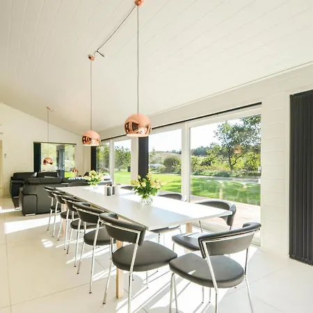 Five-Bedroom Holiday Home In Ebeltoft *