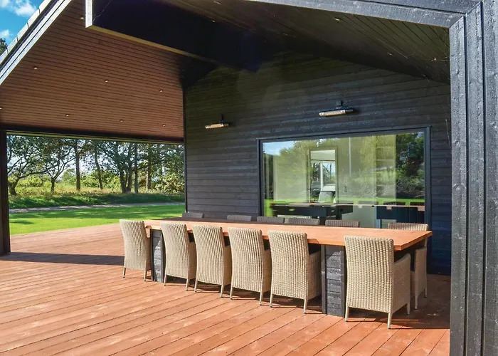 Сasa de vacaciones Five-bedroom In